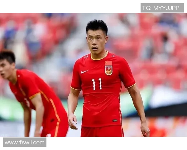 谭龙精彩破门助力球队获胜展现出色竞技状态与团队合作精神 谭龙精彩破门助力球队获胜展现出色竞技状态与团队合作精神